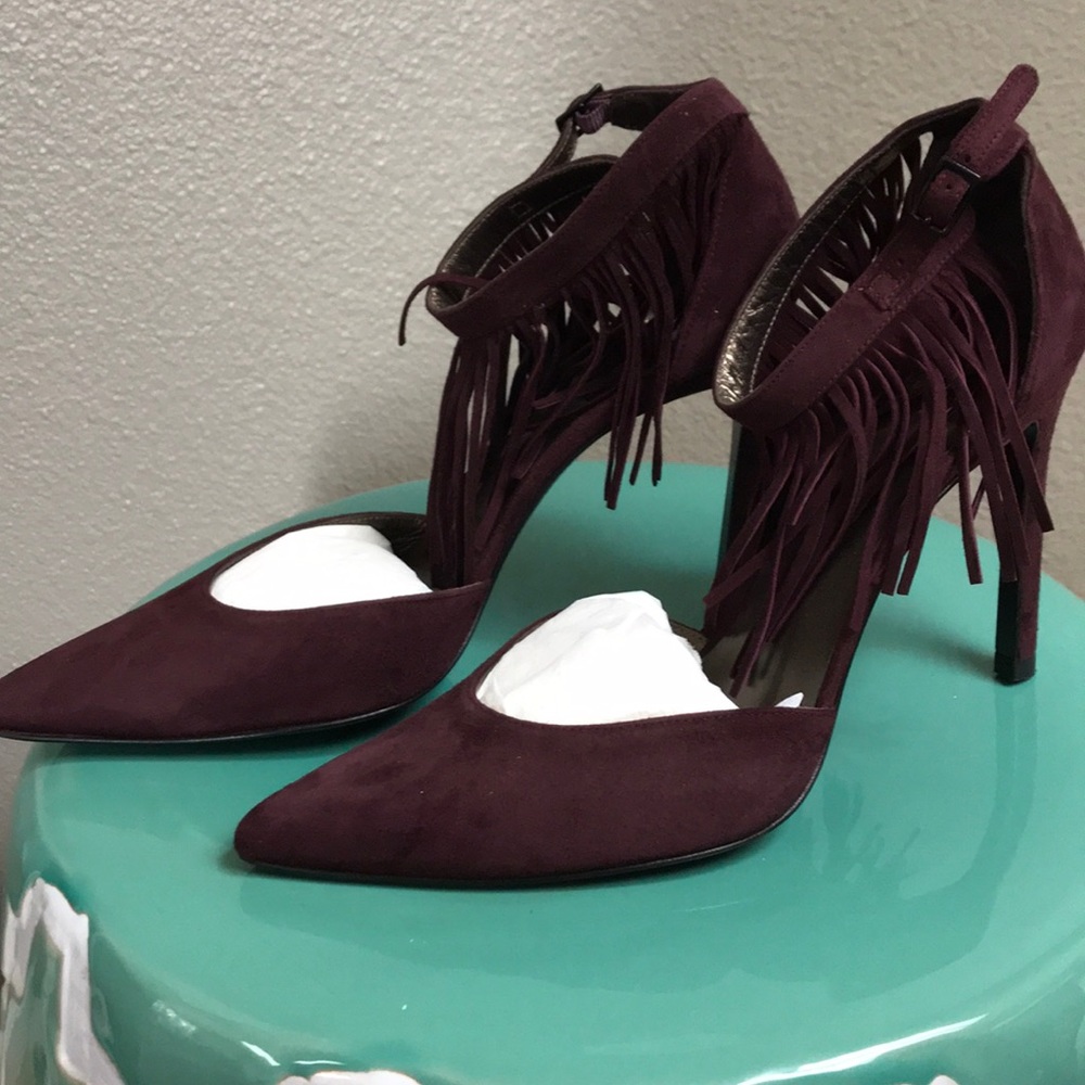 Brand New! NWOT! Stuart Weizmann Fringelica Heels!
